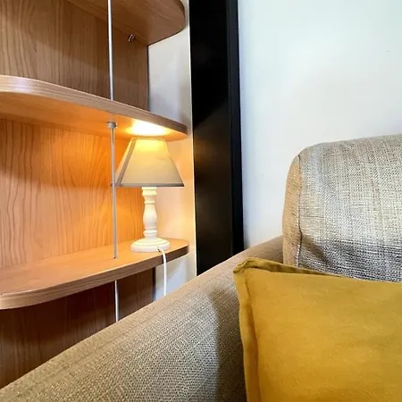 Cozy Loft On Two Levels 15 Mins From Duomo Apartment